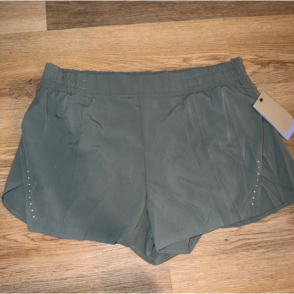 Women athletic shorts size XXL 20